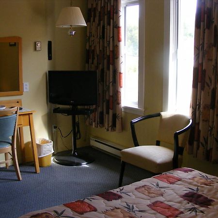 Hotel Motel Bon Accueil Rivière-la-Madeleine Kültér fotó