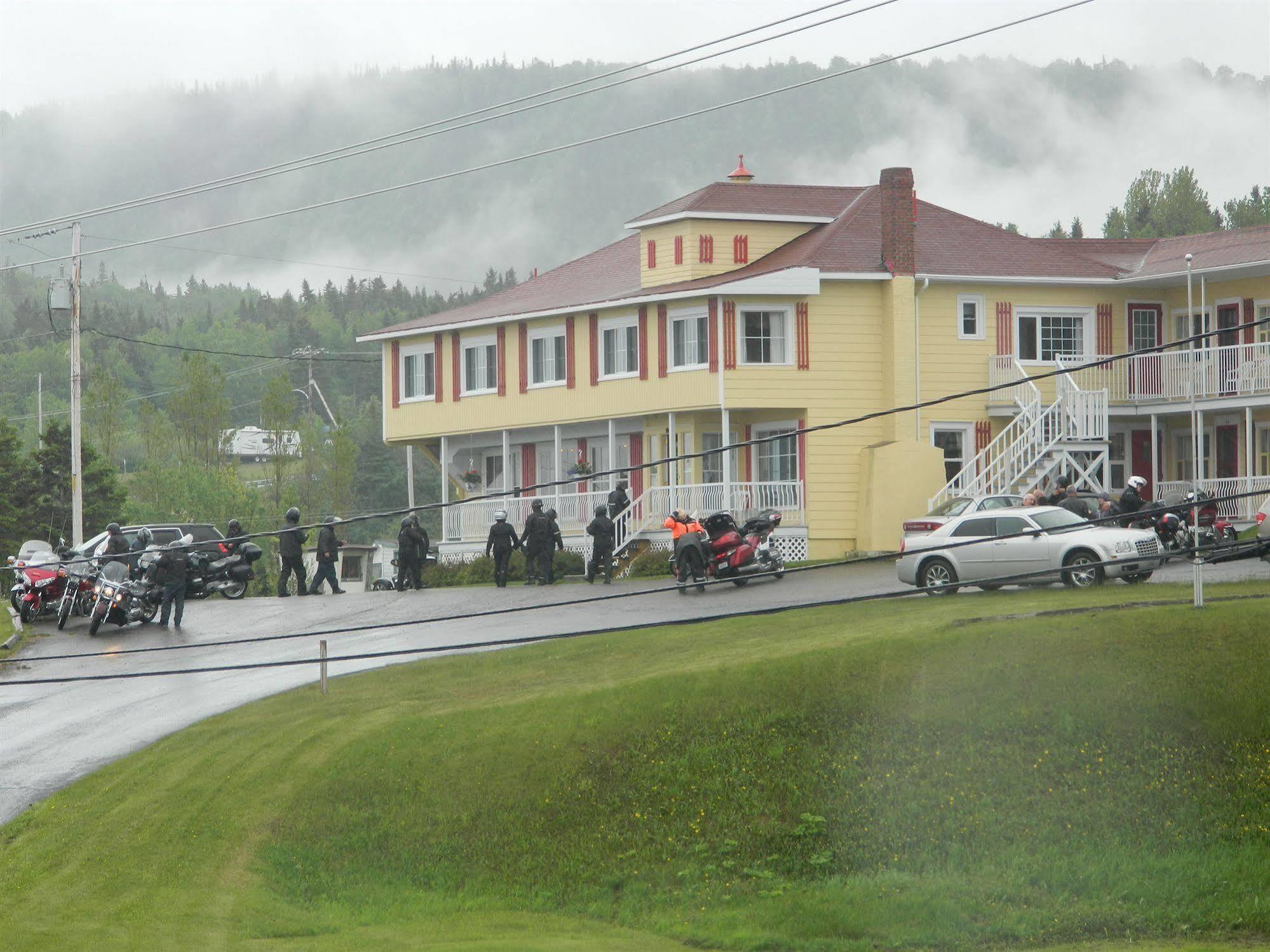 Hotel Motel Bon Accueil Rivière-la-Madeleine Kültér fotó